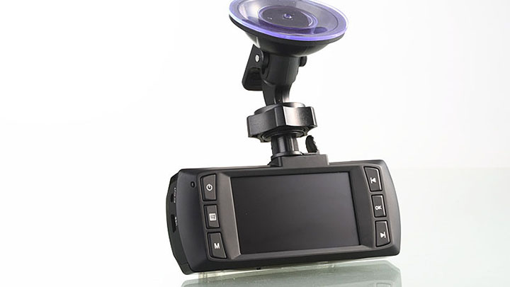 Brigele DR 2100 compact dash cam color image - back with suction cup mount