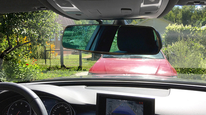 Brigele DR 3302 rearview mirror dash cam mounted on the windshield - view from inside